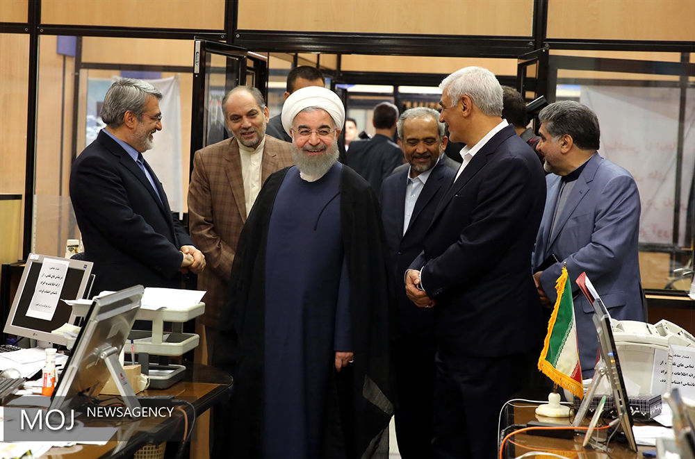 بازدید حسن روحانی از ستاد انتخابات کشور