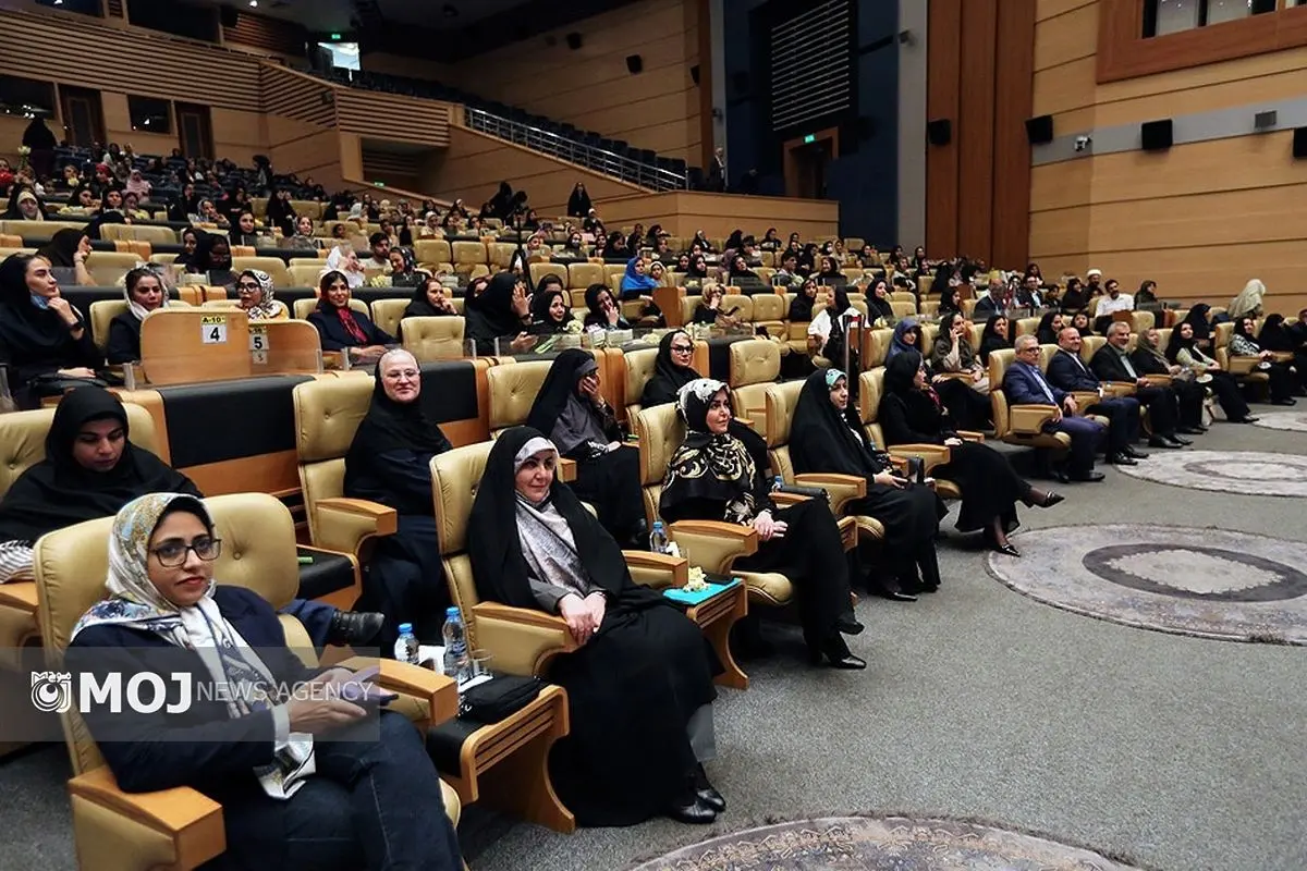 مراسم تجلیل روز زن در کیش