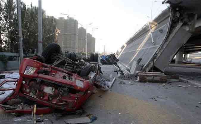 bridge collapses in China left 11 dead