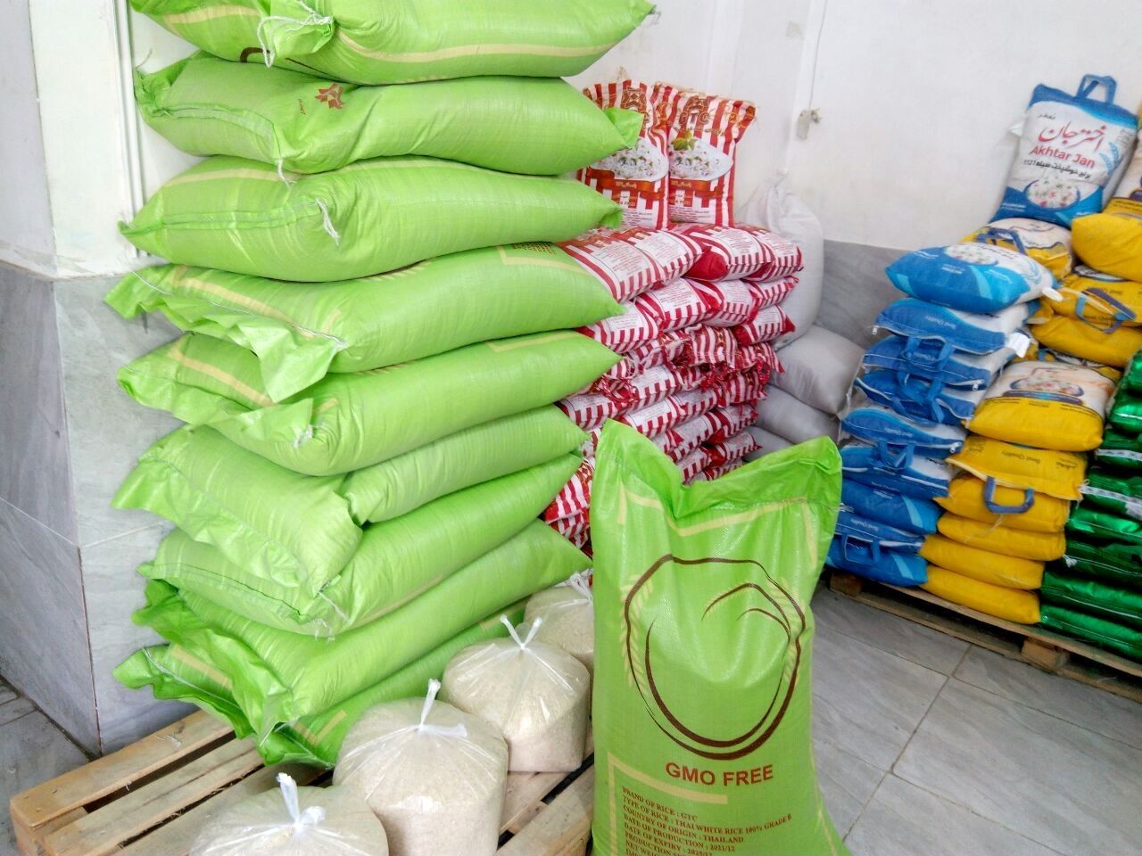 توزیع بیش از ۲۲۰۰ تن انواع برنج تنظیم بازار در سیستان‌وبلوچستان 