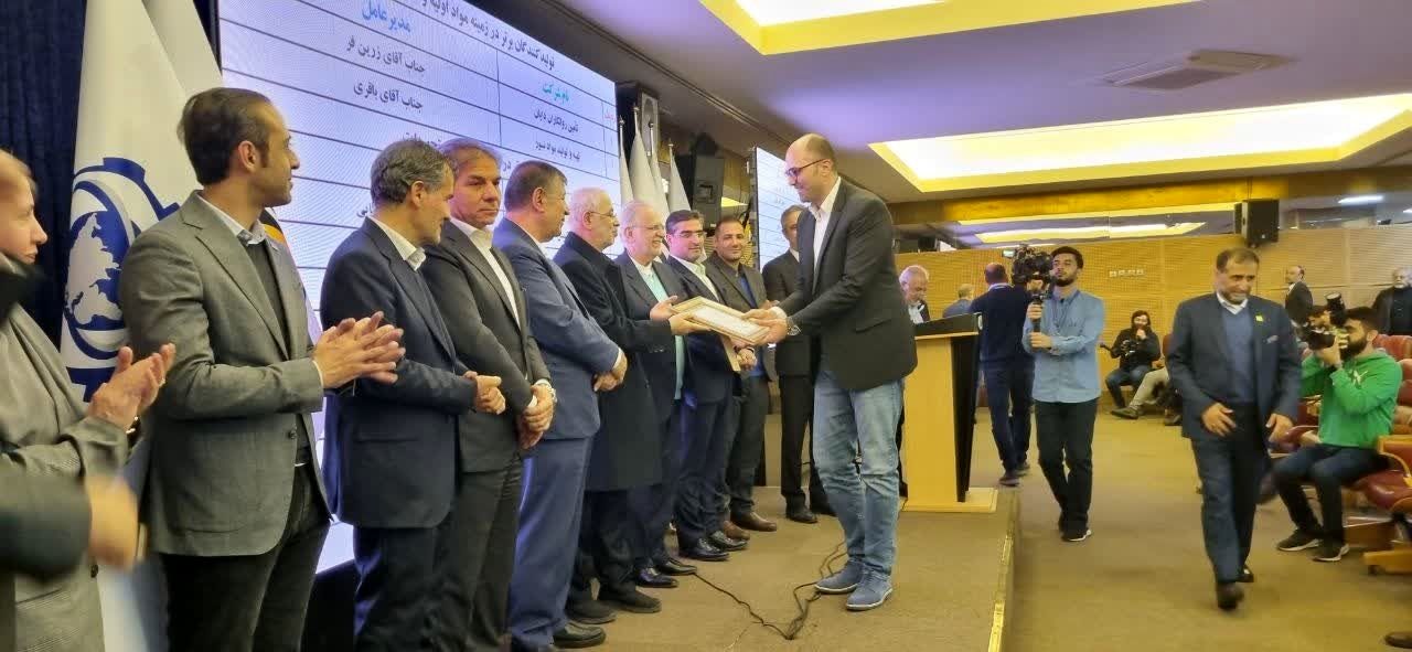 شرکت‌های برتر همکار ذوب‌آهن اصفهان در جشنواره ملی فولاد ایران معرفی شدند
