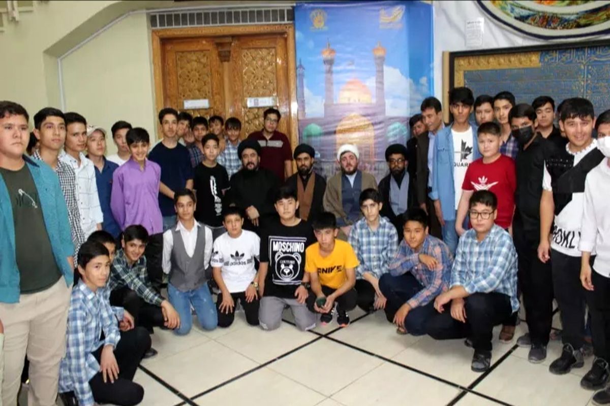 جشن تکلیف ۱۱۰ نوجوان افغانستانی در حرم حضرت معصومه(س)