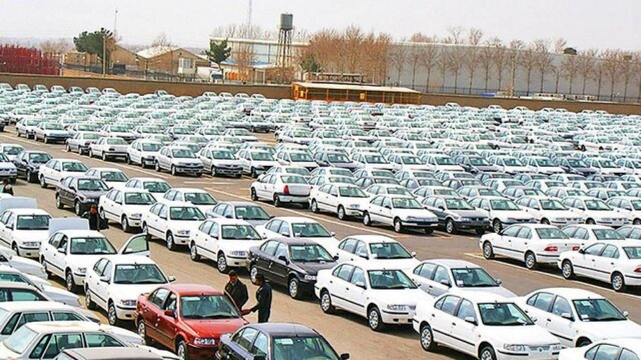 قیمت خودرو‌ در بازار ۱4 مهر ماه ۱۴۰۱/ قیمت پراید و تیبا اعلام شد