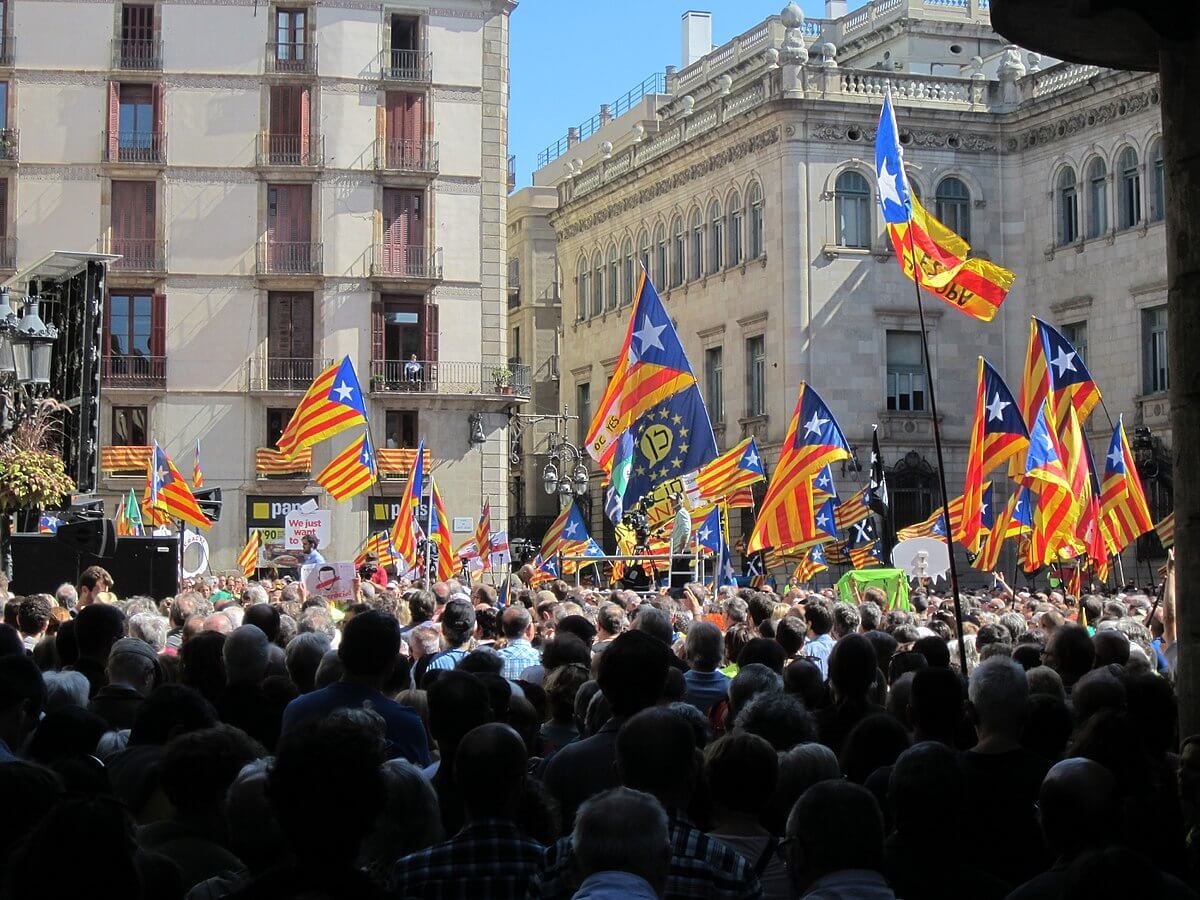 احتمال لغو خودمختاری کاتالونیا بیشتر شد