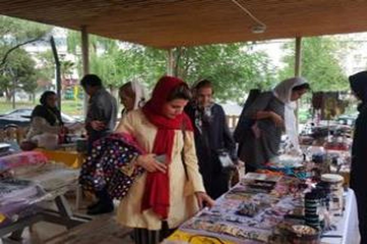 برگزاری بازارچه توانمندسازی زنان در سرای محله سنایی