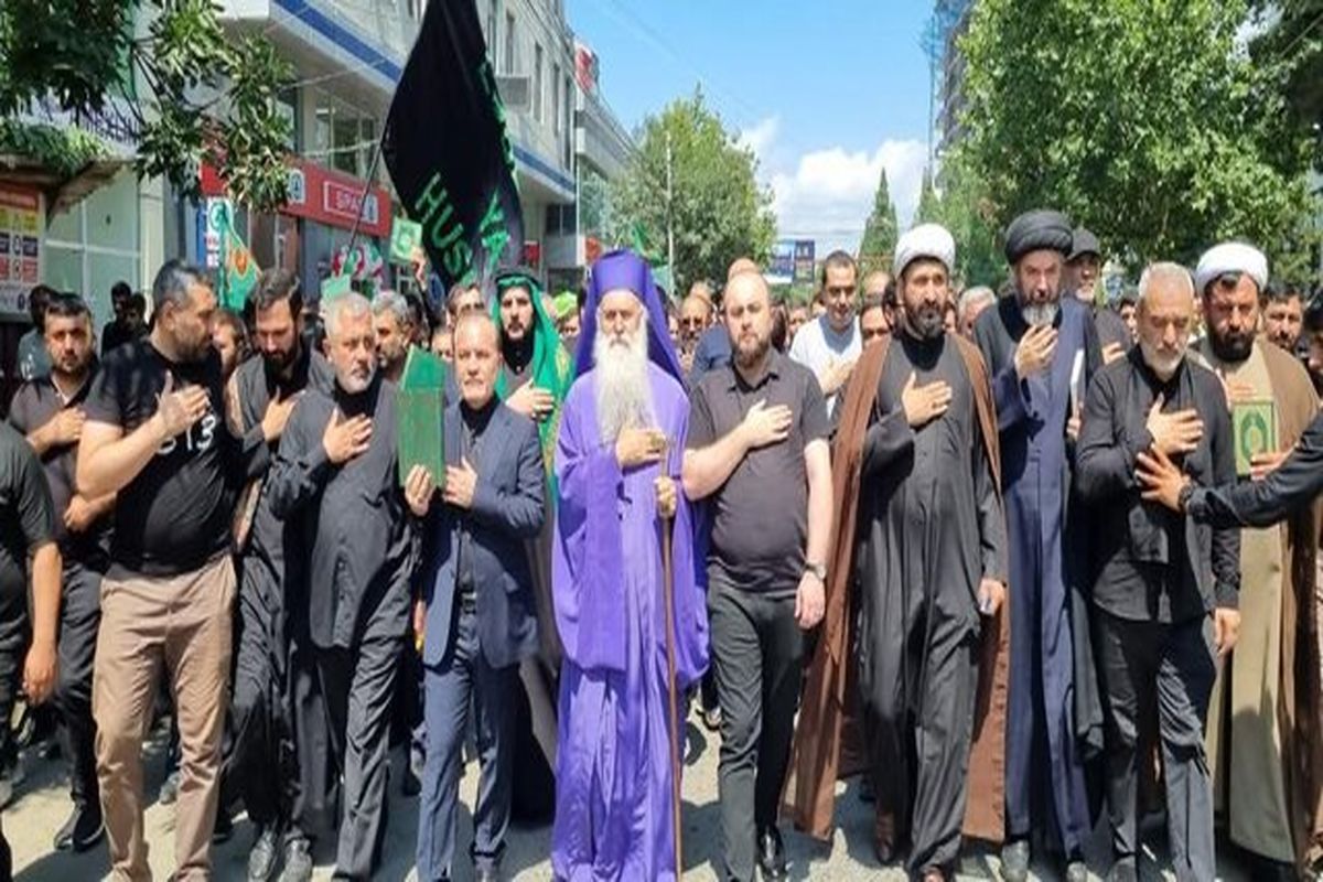 سفیر ایران با قرآن در راهپیمایی تاسوعای شیعیان گرجستان حضور یافت