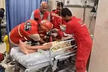 نجات پسر جوان گرفتار در جک خودرو با عملیات دقیق آتشنشانان بندرعباس