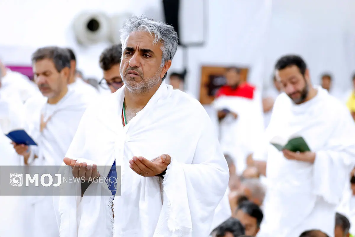 کاروان زائران ایرانی در سرزمین عرفات یکصدا نجوای عاشقانه حضرت اباعبدالله (ع) را زمزمه کردند