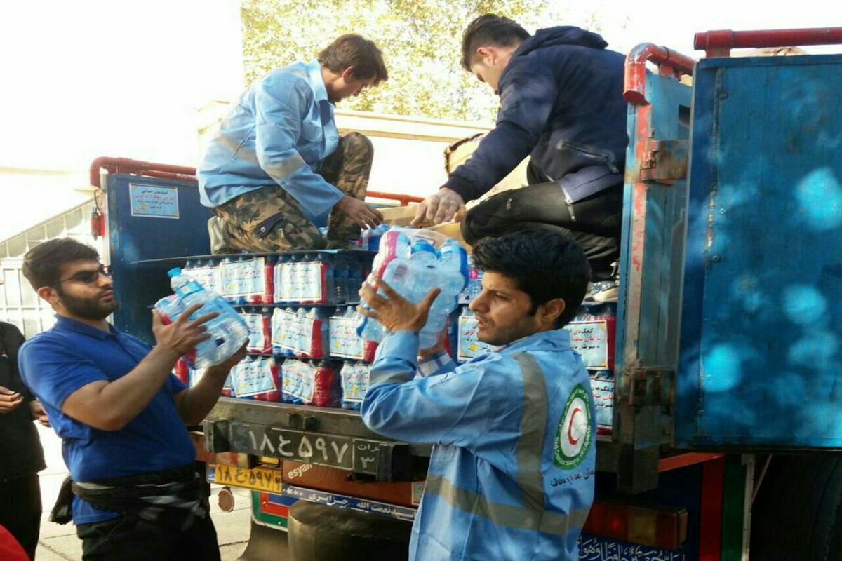 ارسال کمک های اهدائی سازمان منطقه آزاد انزلی به زلزله زدگان غرب کشور