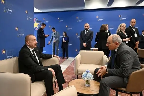 نخست وزیر ارمنستان و رئیس جمهور آذربایجان دیداری غیررسمی در آلبانی داشتند