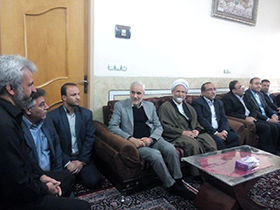 استاندار اصفهان با خانواده شهید حججی دیدار کرد