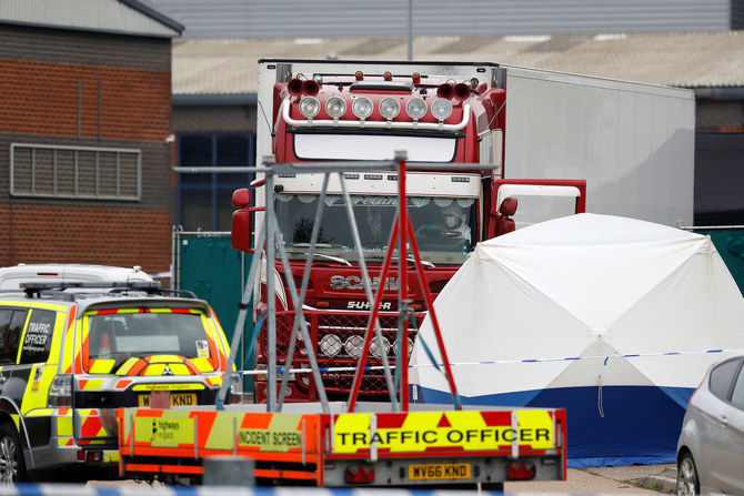 39 people found dead in a truck in London