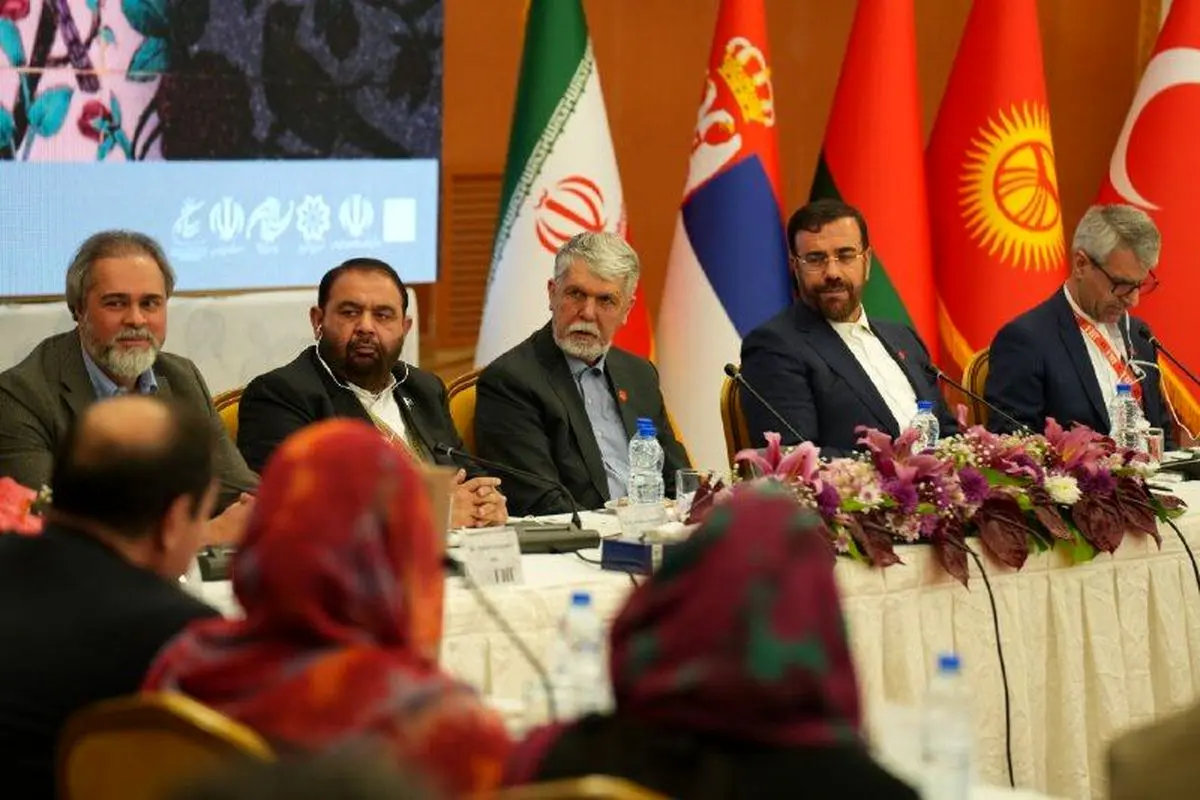 وزیر فرهنگ و ارشاد اسلامی