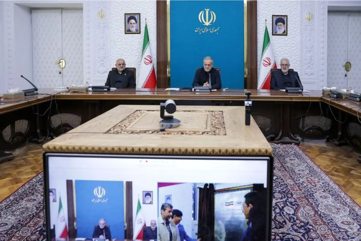 افتتاح فاز نخست نیروگاه خورشیدی «آفتاب شرق» فولاد مبارکه اصفهان + فیلم