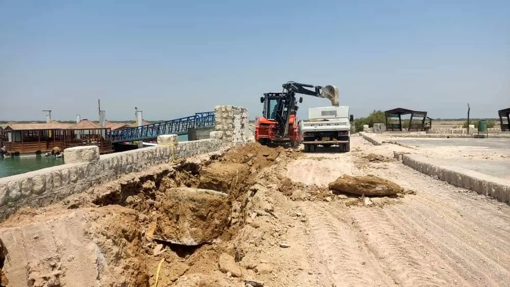 پیشرفت 15 درصدی طرح بهسازی دیوار ساحلی گورزین قشم