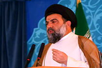 نماز جمعه مهم‌ترین خاکریز نفوذ‌ناپذیر جبهه انقلاب اسلامی است
