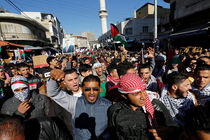 فلسطینی ها علیه تصمیم ترامپ درباره قدس تظاهرات کردند