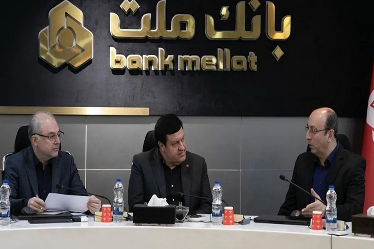 دیدار و گفت وگوی مدیرعامل بانک ملت و مدیران عامل دو خودروساز بزرگ کشور با محوریت رونق تولید و اشتغال