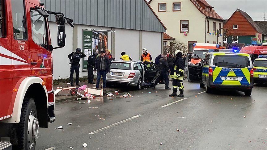 حمله یک خودرو به یک کارناوال در آلمان، 52 مجروح برجا گذاشت