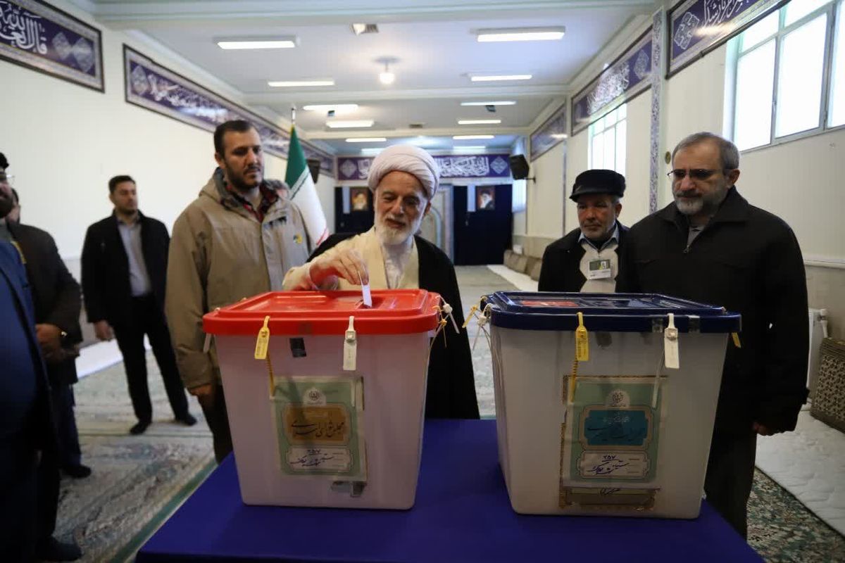 حضور گسترده مردم در انتخابات تایید مجدد نظام اسلامی است