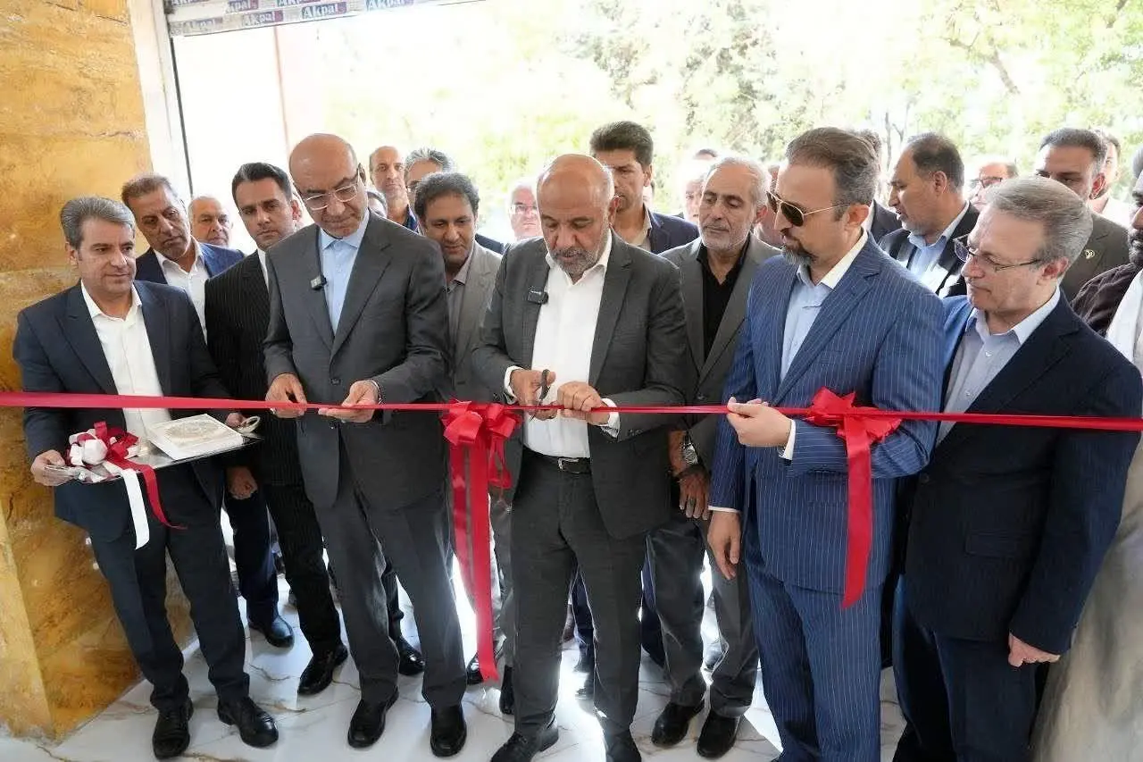 فاز سوم مجموعه فرهنگی و ورزشی کارگران کرمانشاه افتتاح شد