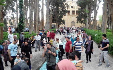 بازدید بیش از 190 هزار گردشگر داخلی و خارجی از بناهای تاریخی و جشنواره گلاب در کاشان