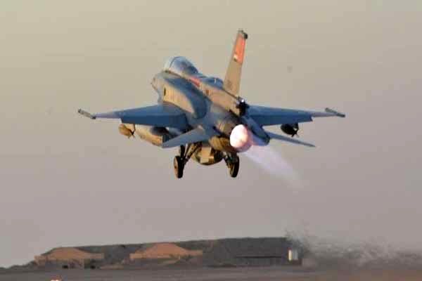 نیروی هوایی مصر 10 خودرو حامل مهمات را منهدم کرد