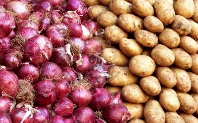 افزایش قیمت پیاز و سیب‌زمینی در مشهد به علت کاهش عرضه
