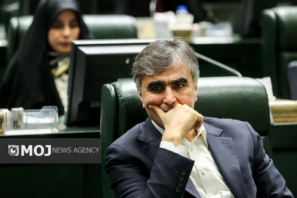 محمدرضا فرزین استعفا داد؟/ رئیس بانک مرکزی در آستانه خداحافظی با میرداماد