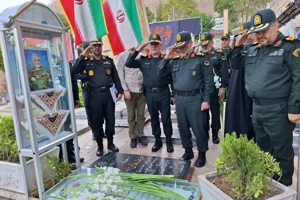 جانشین فرماندهی انتظامی کشور با آرمان های شهید سلیمانی تجدید میثاق کرد