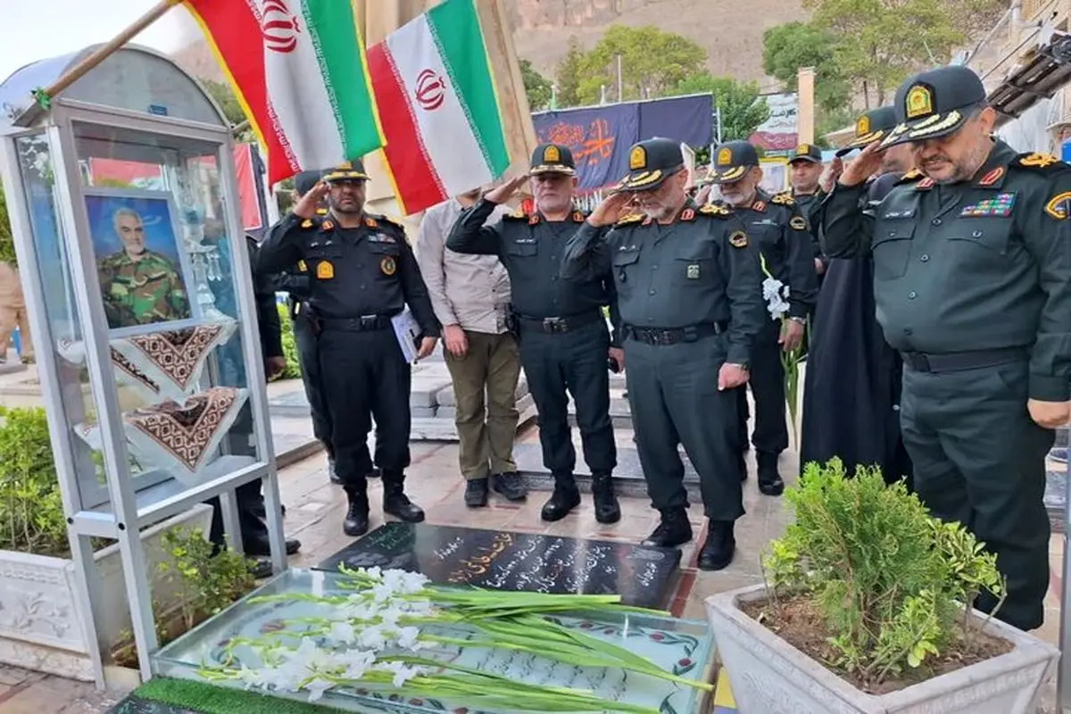 جانشین فرماندهی انتظامی کشور با آرمان های شهید سلیمانی تجدید میثاق کرد