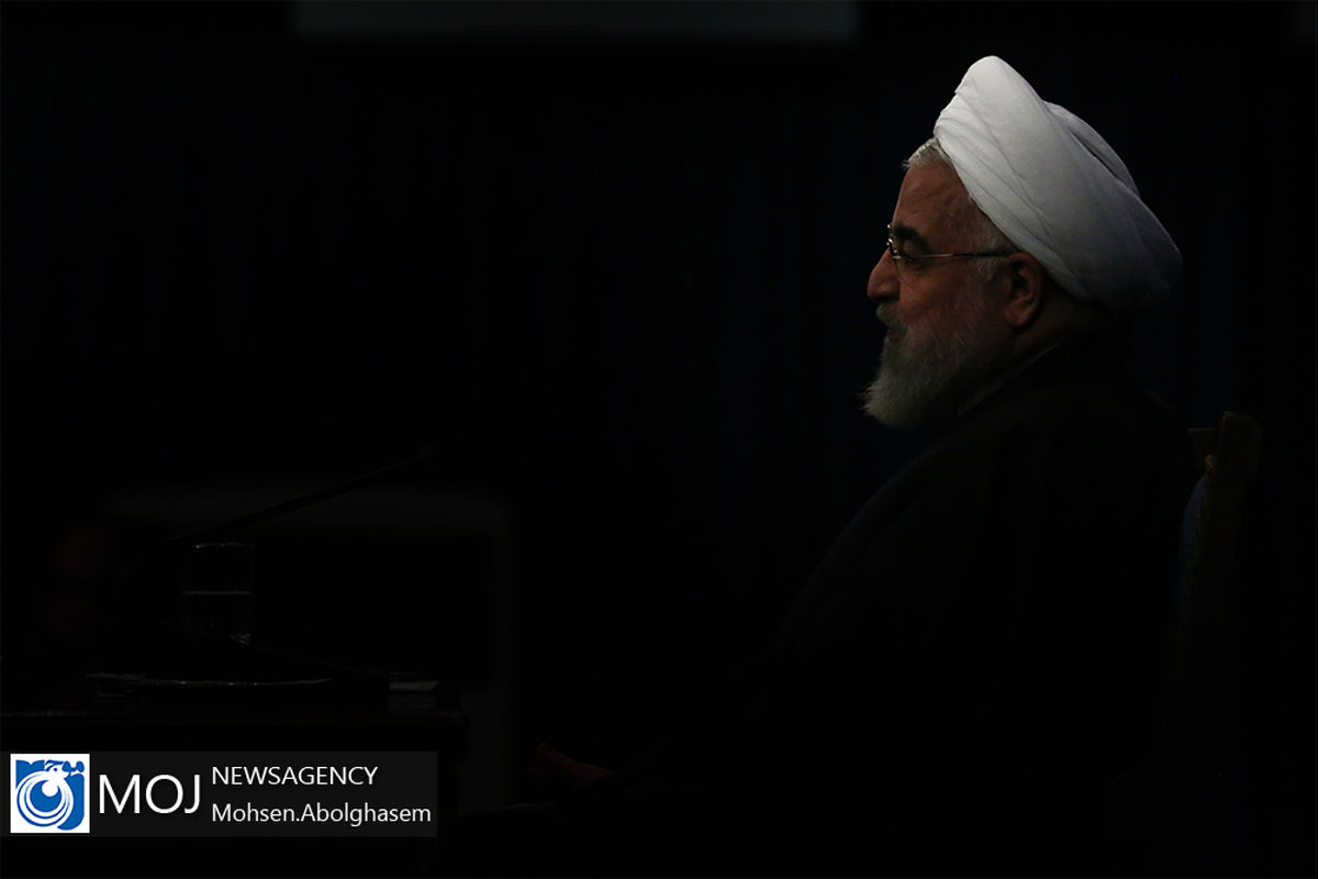 اصرار مشکوک روحانی به تشکیل وزارت بازرگانی/ دولت وزارت صمت را به گروگان گرفته است!؟