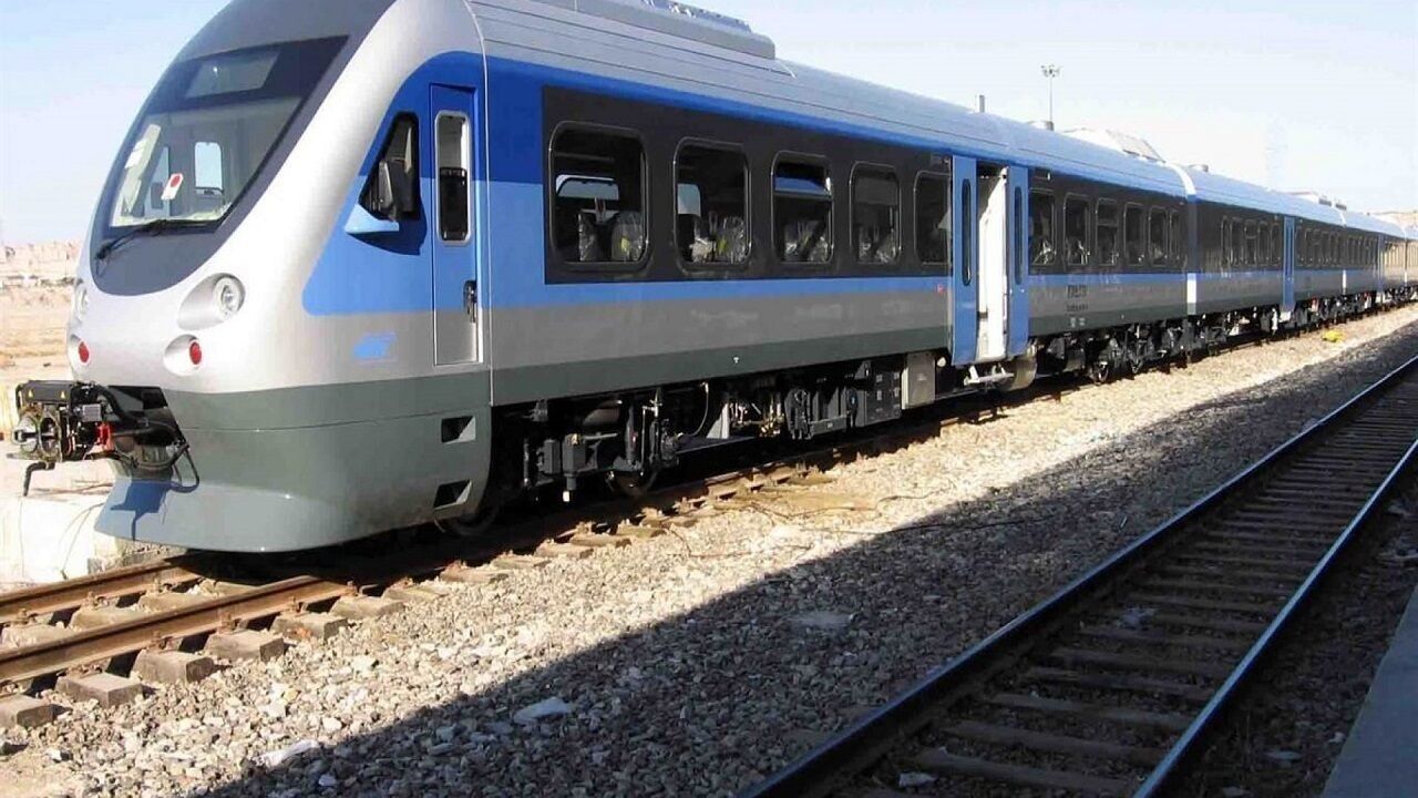 قطار سنندج- تهران دچار نقص فنی شد