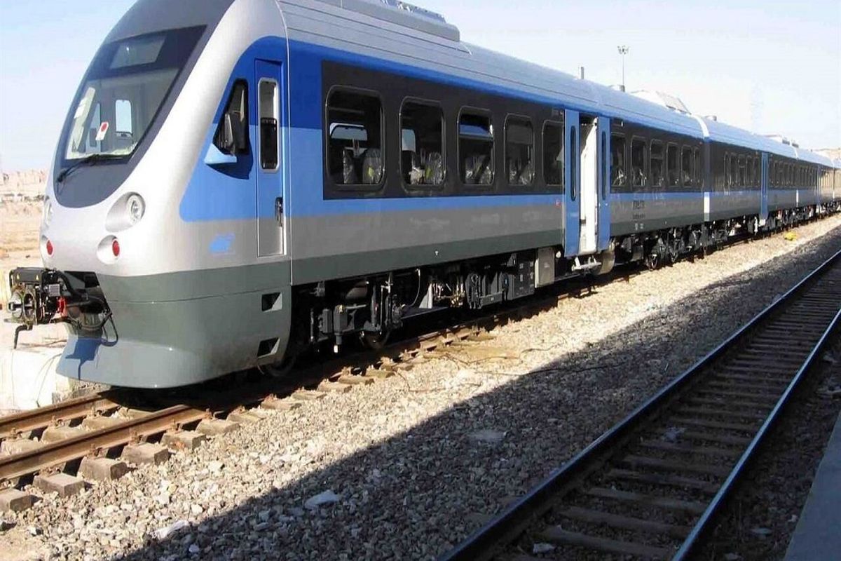 قطار سنندج- تهران دچار نقص فنی شد