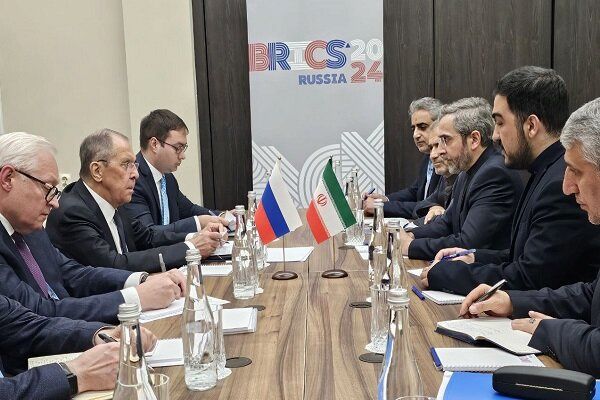 سرپرست وزارت خارجه ایران و وزیر خارجه روسیه با یکدیگر دیدار کردند