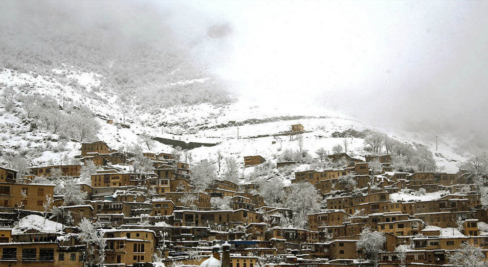 بارش باران در جلگه و برف در کوهستان های گیلان