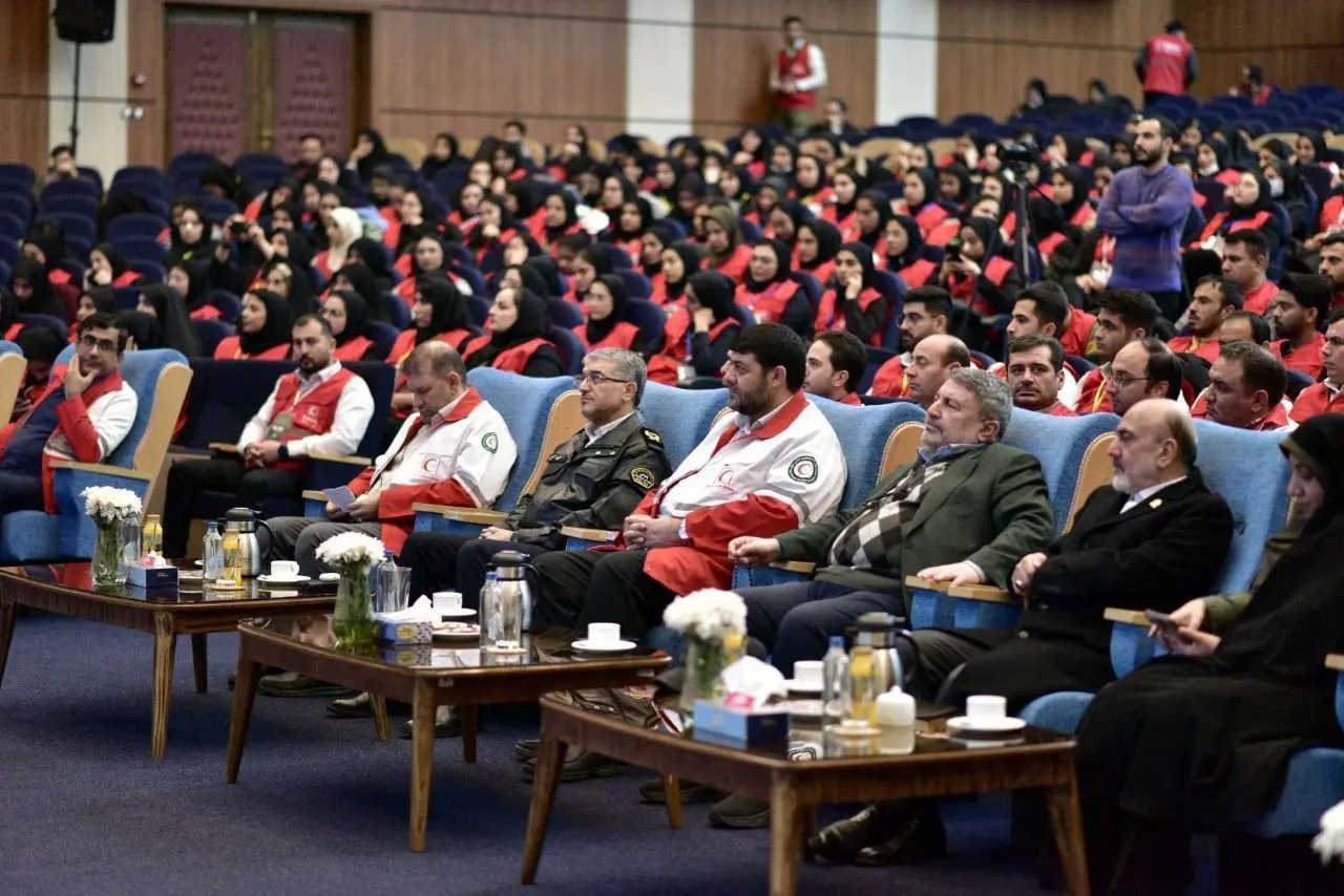 هلال احمر به کاهش آلام بشر کمک می کند