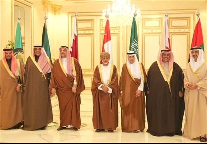 عربستان و قطر جهان عرب را بی آبرو می کنند