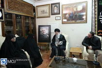 حضور رهبر معظم انقلاب در منزل سردار شهید سلیمانی