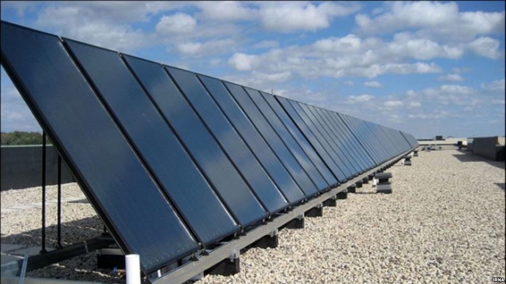 راه‌اندازی دو نیروگاه خورشیدی ۲۰ کیلو واتی برای نخستین بار در قم