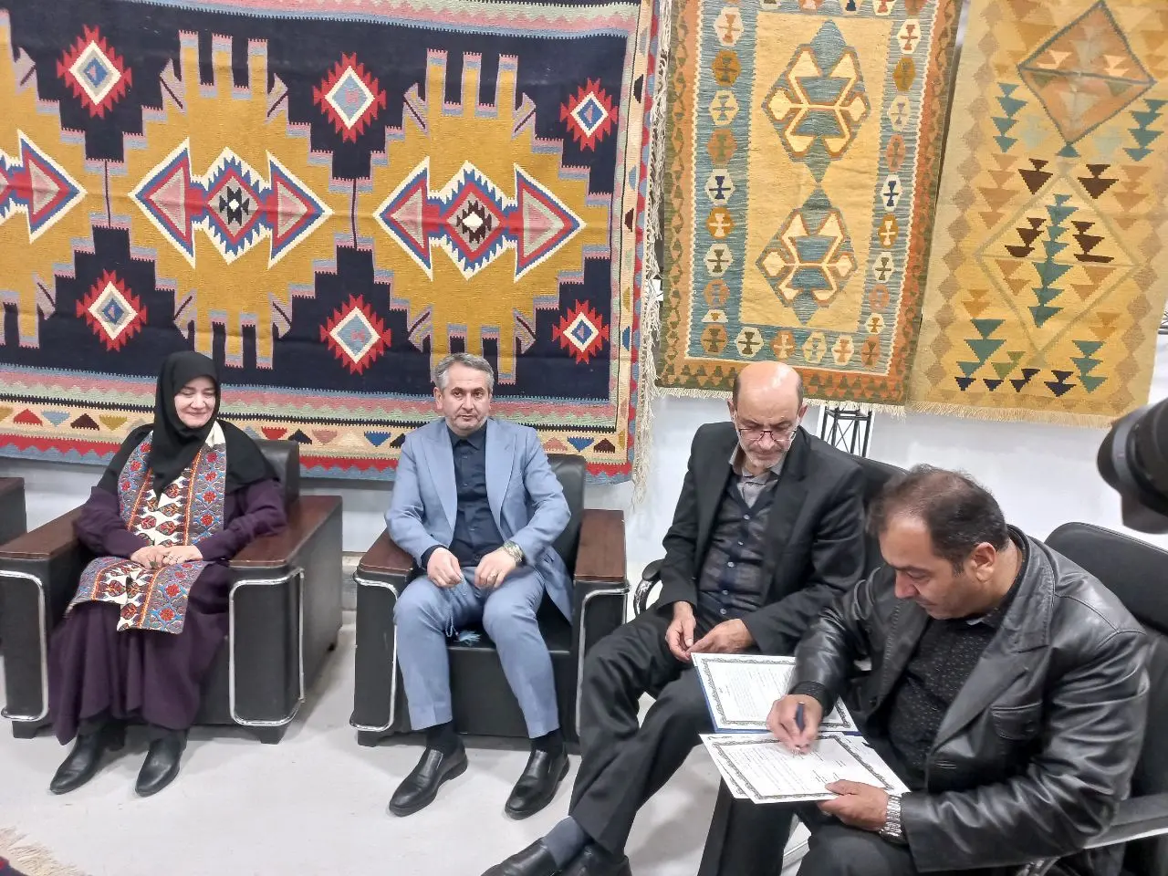 ایجاد مرکز دائمی صنایع‌دستی در شهر توریستی سرعین کلید خورد