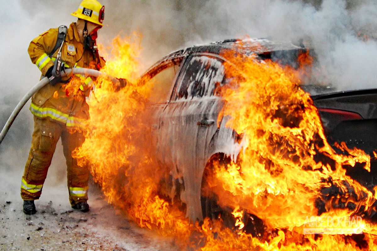 اطفای حریق ۳۹۴ خودرو توسط آتش‌نشانان اصفهانی