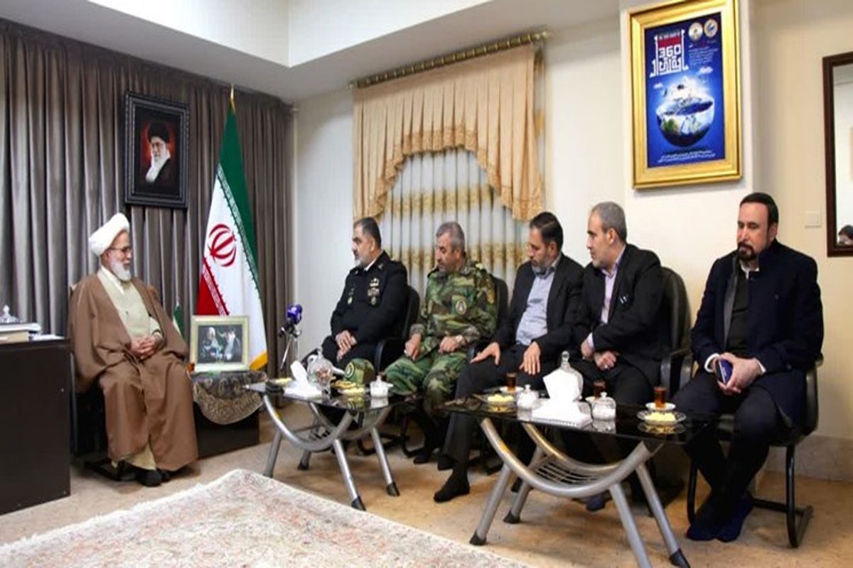 فرمانده نیروی دریایی ارتش با نماینده ولی‌فقیه در استان کرمانشاه دیدار کرد