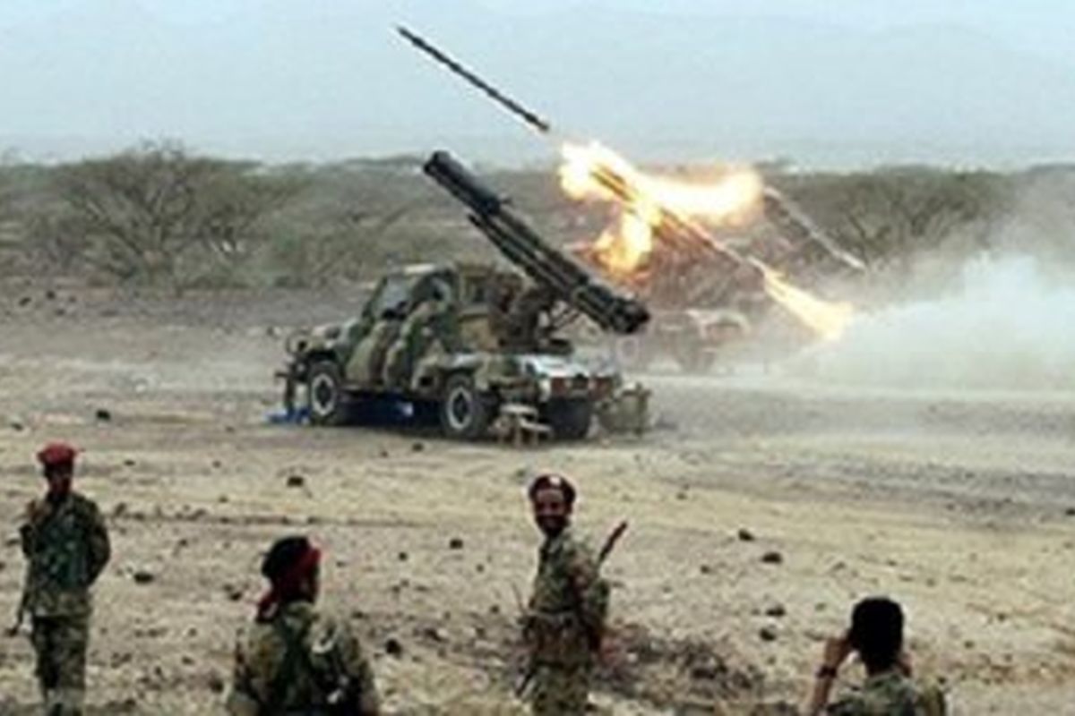 حمله موشکی انقلابیون یمن به مواضع مزدوران سعودی