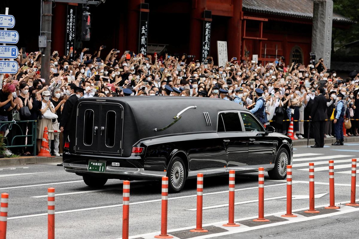 تشییع جنازه با شکوه نخست وزیر ژاپن