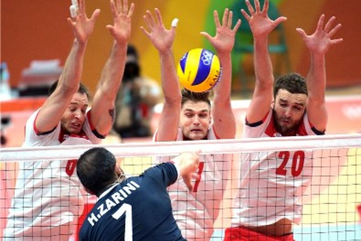 والیبال ایران برابر لهستان شکست خورد / نخستین امتیاز المپیکی کسب شد