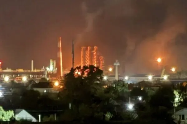 پالایشگاه مهم تولید بنزین و دیزل روسیه هدف حمله هوایی قرار گرفت