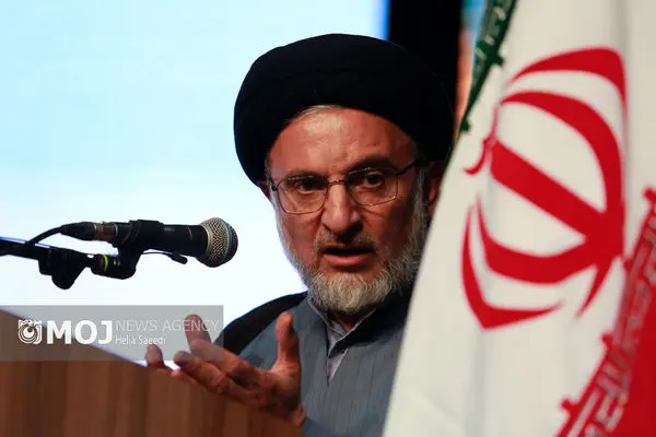 مکتب ایثار و شهادت، الگویی جهانی برای استقامت و عزت است