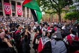 دانشجویان دانشگاه هاروارد در حمایت از فلسطین مراسم فارغ التحصیلی را ترک کردند