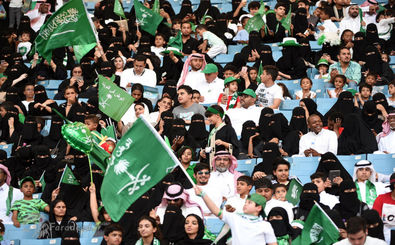 ممنوعیت پوشیدن لباس آستین‌کوتاه در استادیوم‌های عربستان